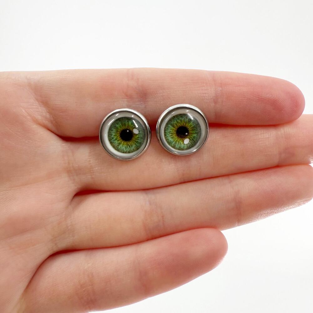 Realistic Eyeball Stud Earrings, Creepy Earrings, Halloween Earrings, Novelty